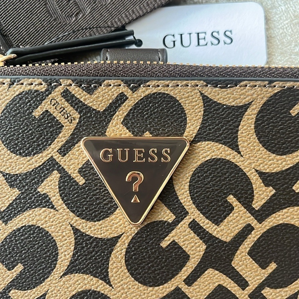 Brand New Guess Two Tone Brown Cappuccino Logo Wristlet Wallet Phone Holder - Picture 5 of 16